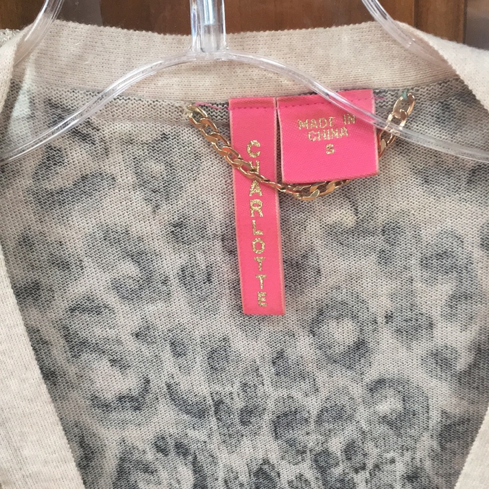 Unique sweater by Charlotte size small - Picture 3 of 6